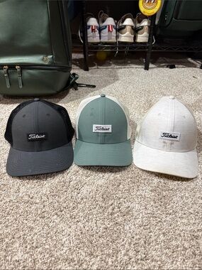 Titleist Santa Cruz Hats Blk/Blk, Sage/Wht, Wht/Wht Pack of 3 Good Condition
